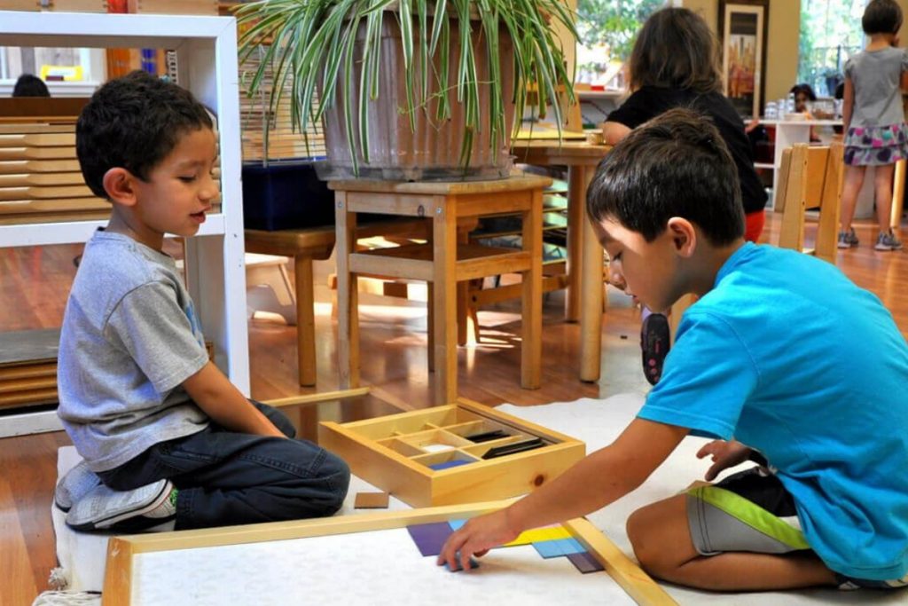 Método Montessori: 8 principios fundamentales que no conocías 2 Aulas para grupos de edad