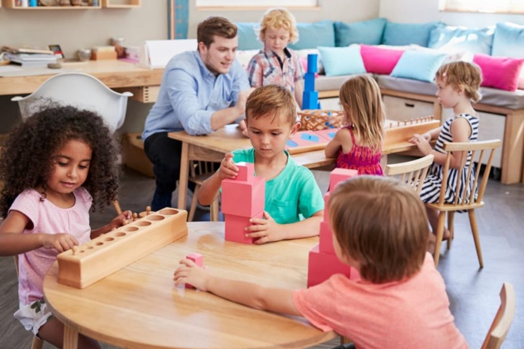 Método Montessori: 8 principios fundamentales que no conocías 7 De los 3 a los 6 años