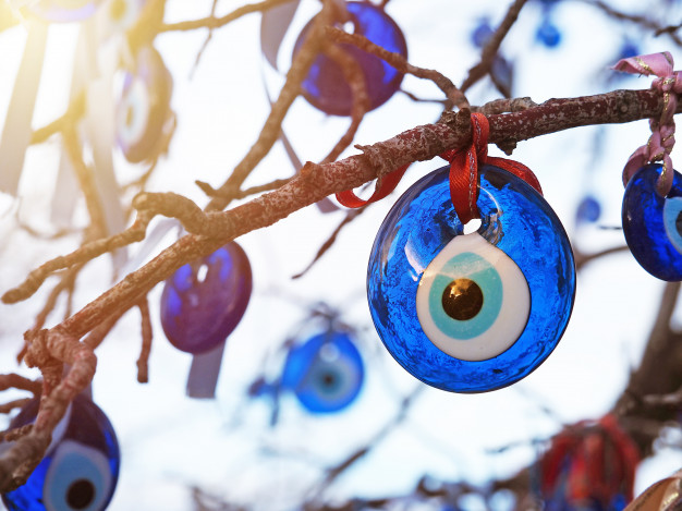 Cómo echar Mal de Ojo: características, tipos y protecciones paso a paso 8 ojos-malvados
