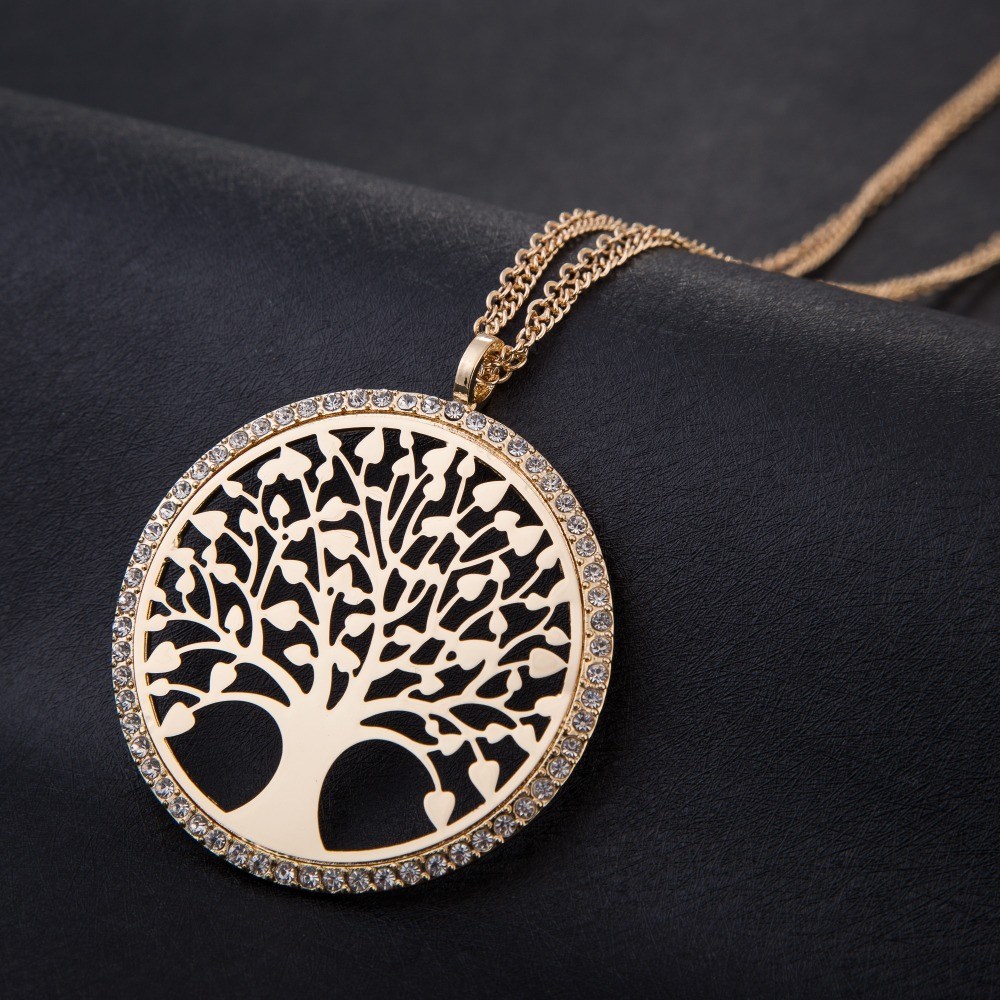 ¿Qué significa llevar colgado un collar del árbol de la vida?